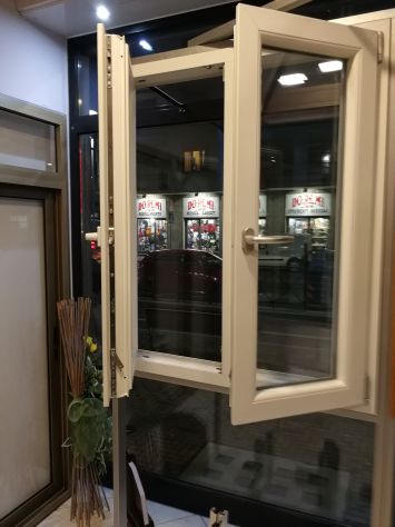Serramenti da esposizione - Foto 3