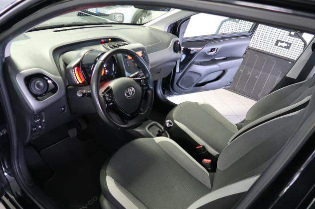Toyota Aygo Connect 1.0 VVT-i 5 porte x-cool Automatica - Foto 9