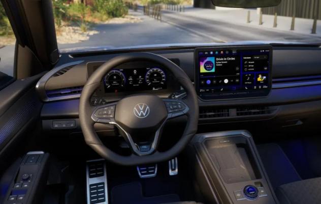 Volkswagen T-Roc T-Roc 1.5 eTSI ACT 150 CV DSG R-Line - Foto 6