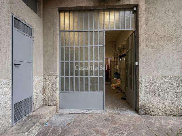 Spazio C3 con accesso furgoni, soppalco e ufficio - Foto 5