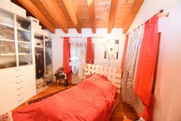 CASA INDIPENDENTE di 8 vani e di 240 mq (CASTELFRANCO VENETO) rif. SW144 - Foto 13