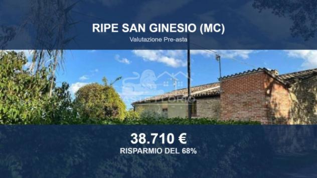 Immobile in asta di 188 m² con più di 5 locali e box auto in vendita a Ripe San Ginesio