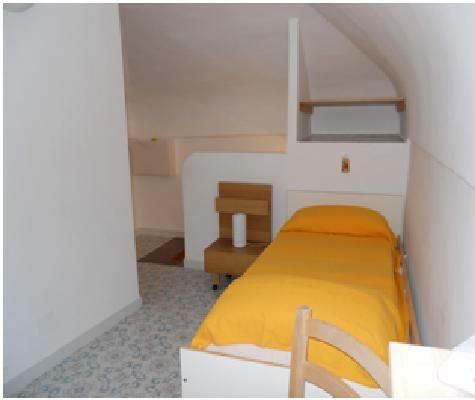 PROCIDA CENTRO STORICO (Piazza dei Martiri) periodo ESTIVO - Foto 8