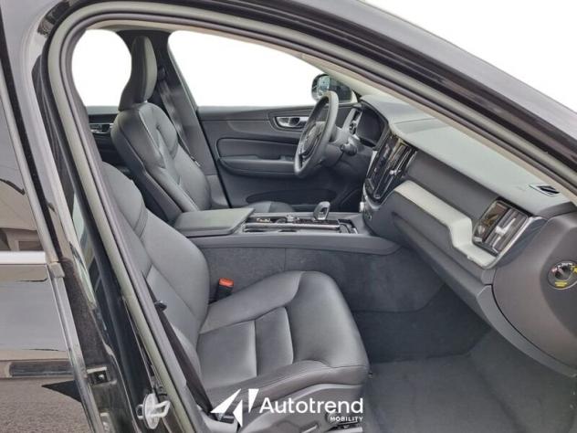 Volvo XC60 B4 197+14 CV AWD Automatico Mild Hybrid Diesel Core - Foto 6