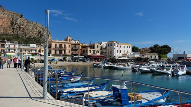 MONDELLO A CIECA 30 METRI DALLA PIAZZA E 50 METRI DAL MARE - Foto 2