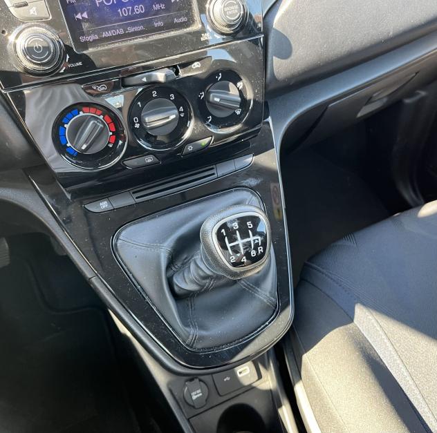 Lancia Ypsilon 1.0 70cv Firefly Hybrid S&S Gold - Foto 9