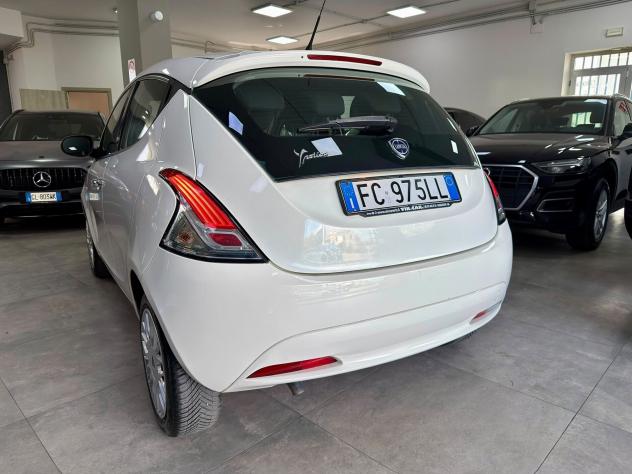 Lancia Ypsilon 1.2 69cv GPL Silver 2016 - Foto 5