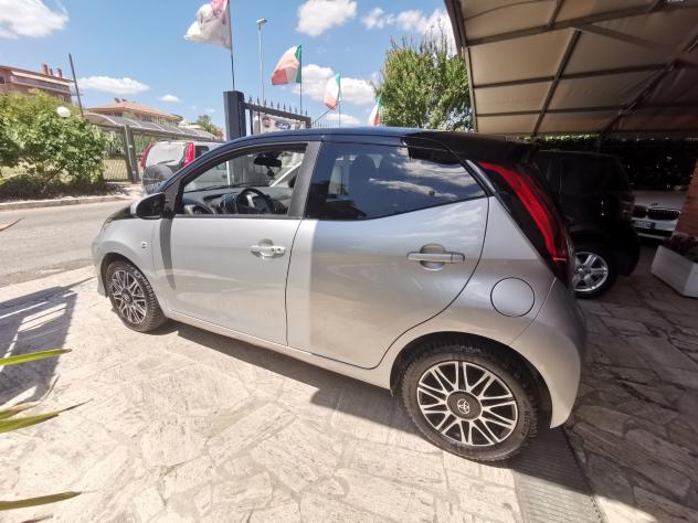 Toyota Aygo 1.0 VVT-i 72 CV 5 porte x-clusiv - Foto 7