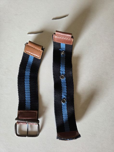Cinghietta per orologio da uomo in tessuto elastico con porta orologio. - Foto 2