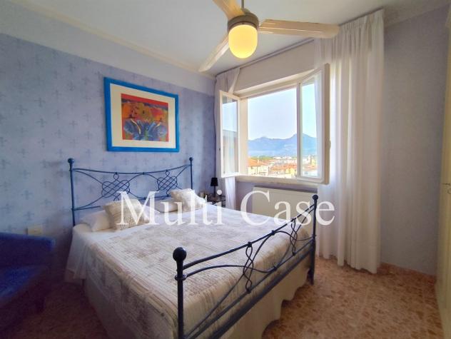 APPARTAMENTO CON AFFACCIO DIRETTO SUL MARE – LIDO DI CAMAIORE (LU) - Foto 13
