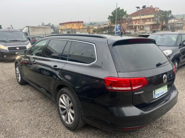 VOLKSWAGEN Passat Variant 2.0 TDI DSG Business BlueMotion Tech rif. 23402503 - Foto 6