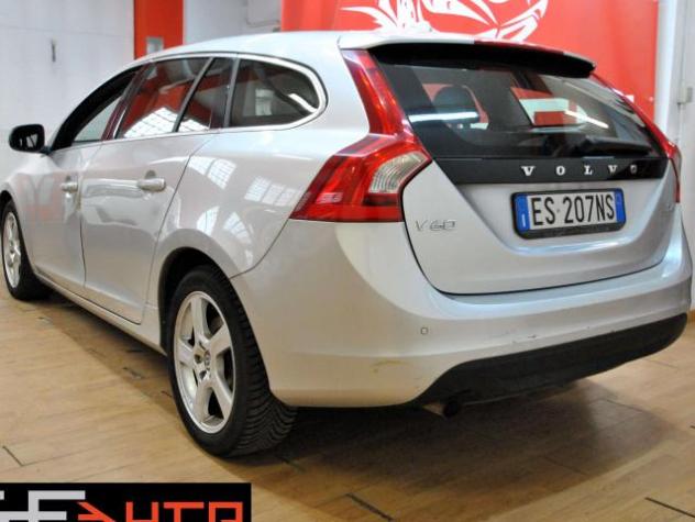 Volvo V60 V60 I 2010 2. R-design * INTERNI IN PELLE * - Foto 3