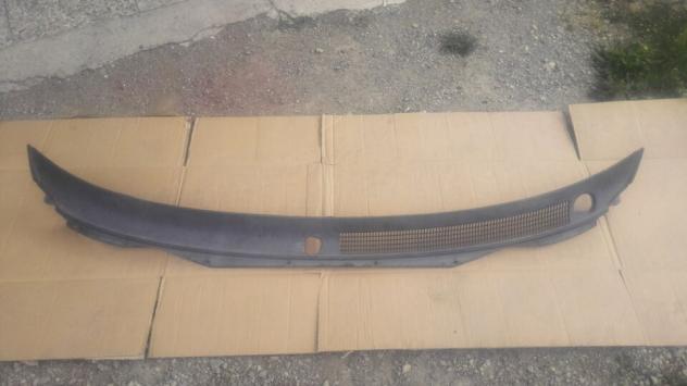 Plastica esterna inferiore parabrezza Mitsubishi L200 3 serie 05