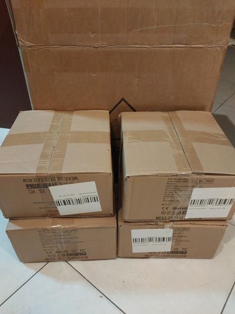 kit completo da 4 PAR LED SHEHDS professionali da 18x18W RGBW, NUOVI, mai usati - Foto 3
