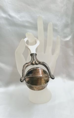 ANTICO AUTENTICO SONAGLIO A SFERA IN ARGENTO 800 MANICO IN MATERIALE DI PREGIO. - Foto 8