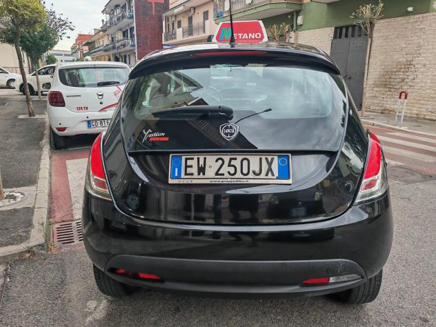 LANCIA YPSILON 0.9 ECOCHIC GOLD CV84 KW62 - Foto 10