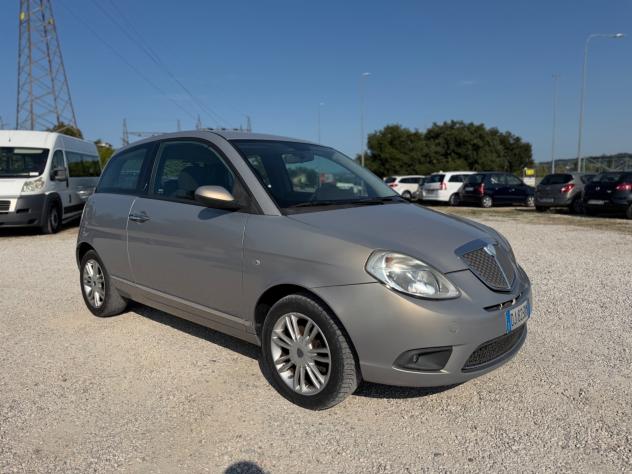 Lancia Ypsilon 1.3 MJT 90 CV Oro Giallo - Foto 2
