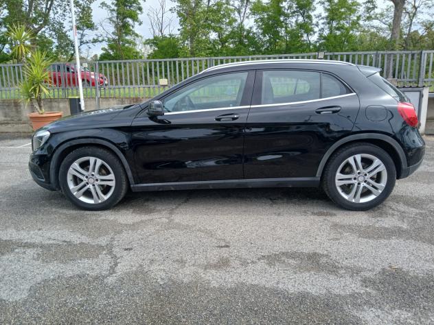 Mercedes-benz GLA 180 d Premium - Foto 8