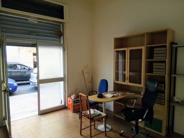 locale deposito a Taranto - Foto 2