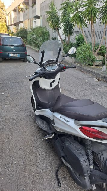 Piaggio Beverly 400 anno 2024, 9.500 Km - Foto 3