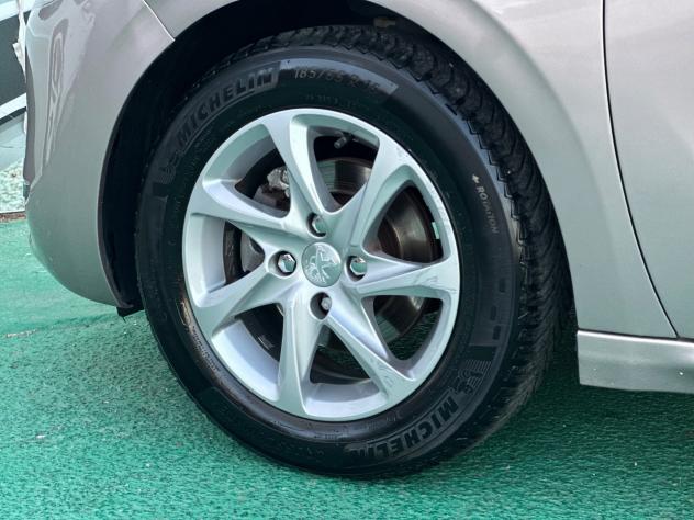 Peugeot 208 1.2 vti 82cv Allure 2013 - Foto 5