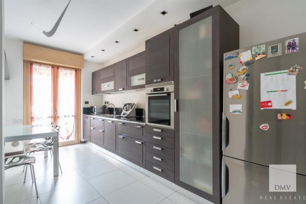 4 LOCALI CON DOPPI SERVIZI, BOX E CANTINA - Foto 8
