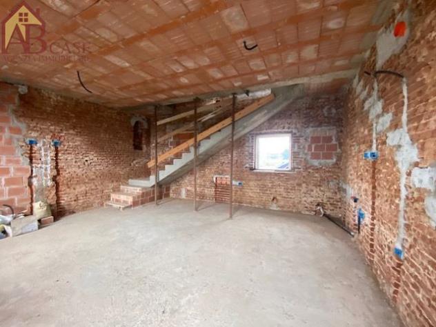 CASALE IN FASE DI RISTRUTTURAZIONE - Foto 10