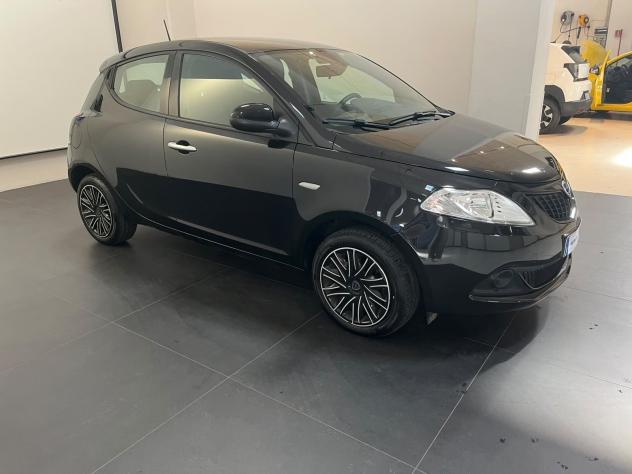 Lancia Ypsilon 1.0 FireFly 70cv Hybrid Silver Plus - Foto 4