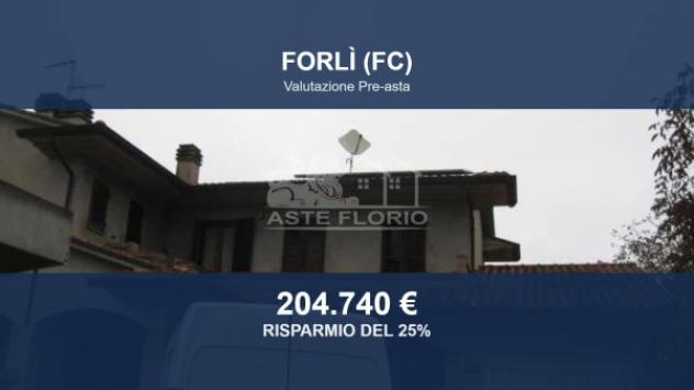 Immobile in asta di 159 m² con più di 5 locali e box auto in vendita a Forlì