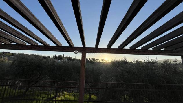 Cartoceto non lontano dal piccolo borgo medievale, in posizione elevata, dominante sull'intera vallata, facilmente raggiungibile dalle principali vie - Foto 13