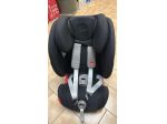 Seggiolino auto Everna-Fix – sicuro, elegante, come nuovo