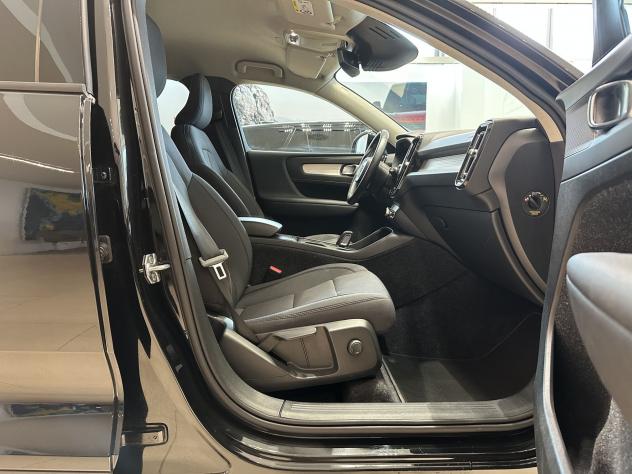Volvo XC40 T3 automatico Momentum Pro - Foto 10