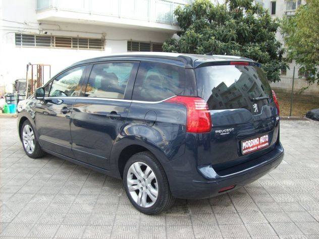 Peugeot 5008 2.0 HDi 150CV Allure Tetto Panoramico - Foto 2