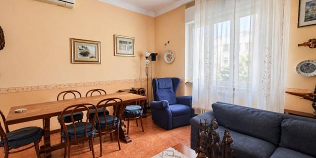 Via Levi, proponiamo appartamento biesposto in una palazzina bifamiliare con giardino privato, ristrutturata nel 2007. L'immobile è composto da ingr - Foto 2