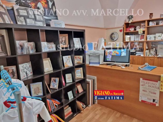 FOGGIA - VENDESI - C.SO GARIBALDI, 51 - COMMERCIALE CON 2 LIVELLI E 2 INGRESSI. - Foto 6