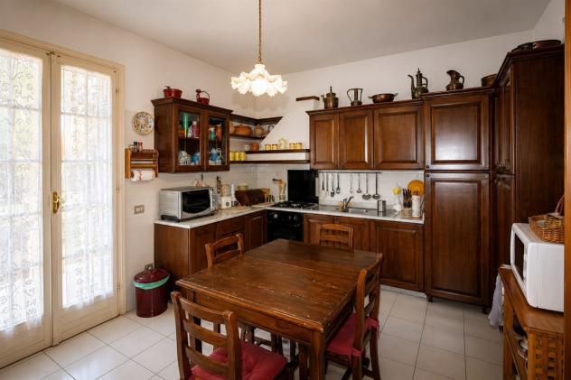 Villa indipendente con ampio giardino e taverna – Greve in Chianti (frazione Greti ) - Foto 11