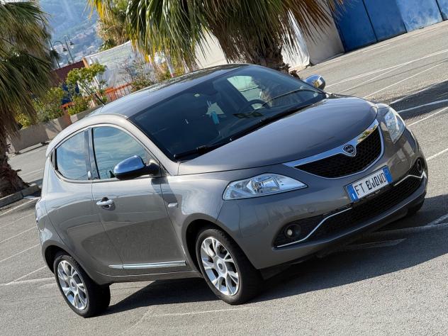 Lancia Ypsilon 1.2 69 CV-GPL-PERMUTABILE - Foto 3