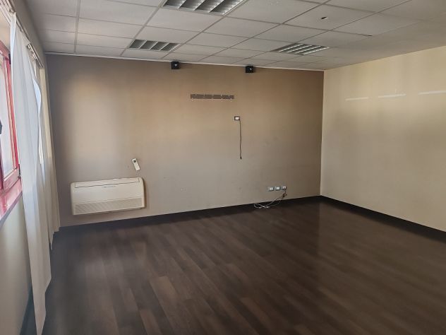 POMEZIA (RM) Via dei Castelli Romani Palazzina di soli uffici e negozi - Foto 8