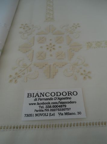 lenzuola ricamate a mano cm. 270 x 300 complete di sotto . - Foto 2