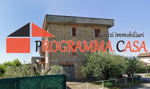 CASEROSSE LOCALE NEGOZIO 100 MQ ANGOLARE 3 SERRANDE