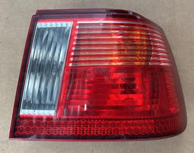 FANALE POST. DX (parte est.) 6K6945285C 999-U1293787 Parti elettriche  Fanaleria  Fanali  Fanale post. dx. SEAT - CORDOBA - 1999  2002
