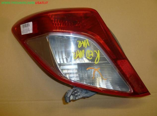 FANALE POST. S. ROSSO BIANCO TOYOTA YARIS (XP130)  Parti elettriche  Fanaleria  Fanali  Fanale post. sx. TOYOTA - YARIS - 01-11-2011 - 01-08-2014, TOY