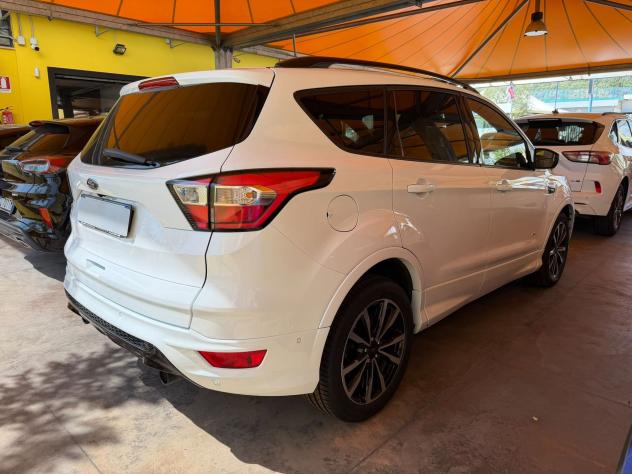 Ford Kuga 2.0 TDCi 150CV S&S AWD ST-Line - Foto 2