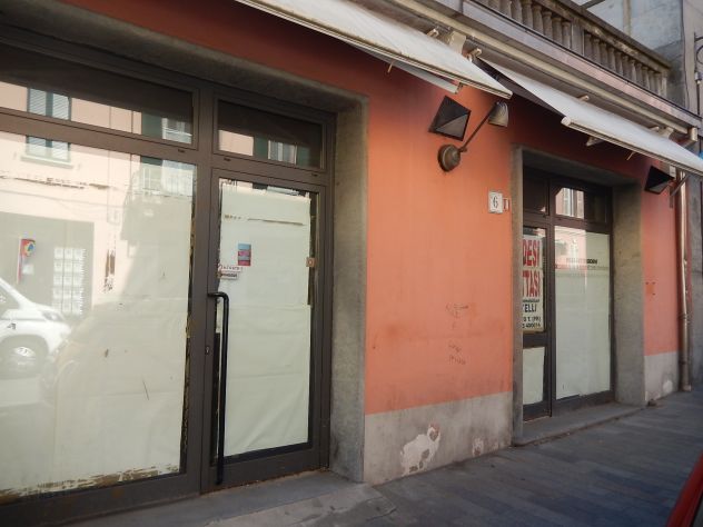 Fornovo , affittasi spazio commerciale