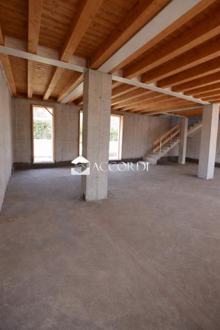 CASA INDIPENDENTE di 4 vani e di 243 mq (NERVESA DELLA BATTAGLIA) rif. PE5 - Foto 5