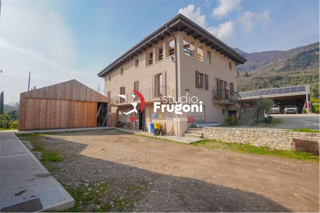 vf911 - TENUTA CON 2 ETTARI E ANNESSI AGRICOLI