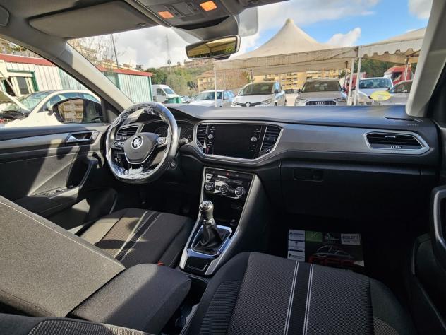 Volkswagen T-Roc 1.6 TDI SCR Business BlueMotion Technology - Foto 9