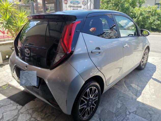 Toyota Aygo 1.0 VVT-i 72 CV 5 porte x-clusiv - Foto 5