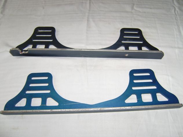 Vendo staffe sedili racing in lega usate