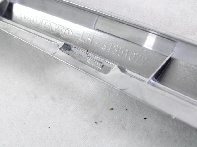 31351079 RIVESTIMENTO CRUSCOTTO CENTRALE VOLVO XC60 2.0 D 120KW 6M 5P (2012) RICAMBIO USATO - Foto 3